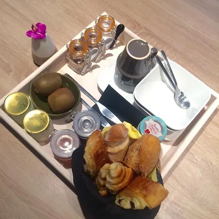 Chambre d'hôte vue imprenable sur Cité - Villa Rose Couette-café