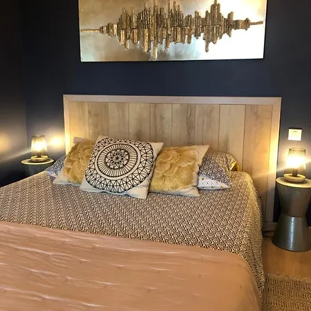 Chambre D'Hote Vue Imprenable Sur Cite - Villa Rose Bed & Breakfast *